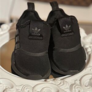 Adidas Kids Black Sneakers size 5